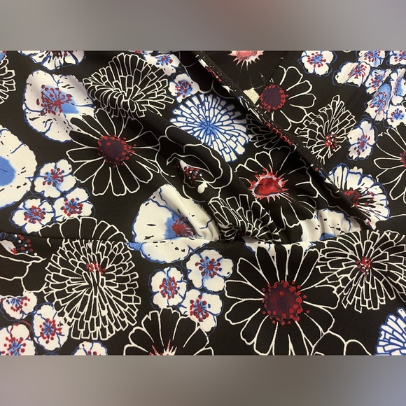 BCBG Max Azria Floral Wrap Blouse - Picture 4 of 6